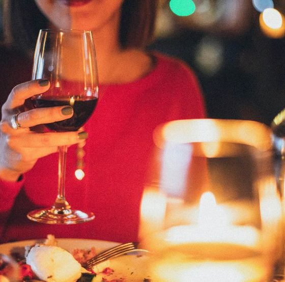 Cena romantica con vino