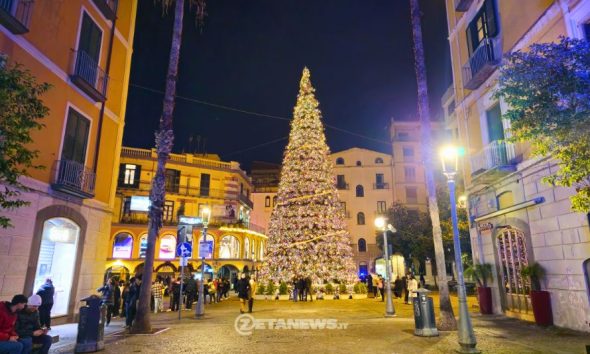 Albero di Natale di Salerno 2024-2025